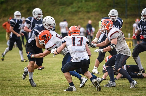 Momentka z duelu Ostrava Steelers (modrá) vs. Prague Lions.