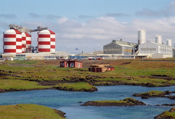 Továrna Fjar&#240;aál Smelter, Island