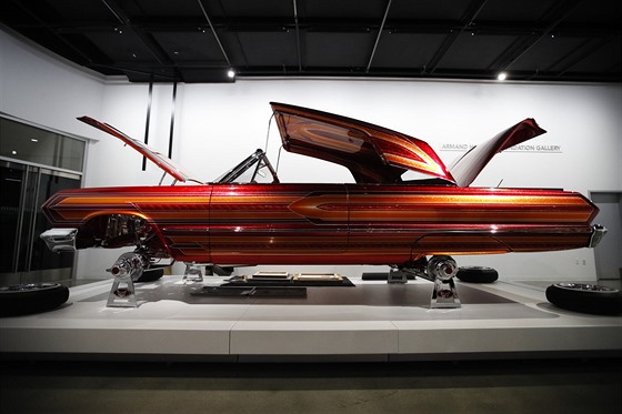 "El Rey", neboli "král" vychází z Chevroletu Impala z roku 1963, postavil ho Albert de Alba.