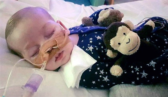 Jedenáctimsíní Charlie Gard trpící nevyléitelným syndromem mitochondriálního...