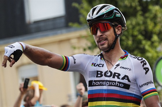 Peter Sagan rozdává svou radost z etapové výhry na Tour de France.
