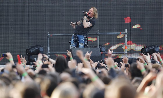 Axl Rose, Guns N Roses (Letit Letany, Praha, 4. ervence 2017)
