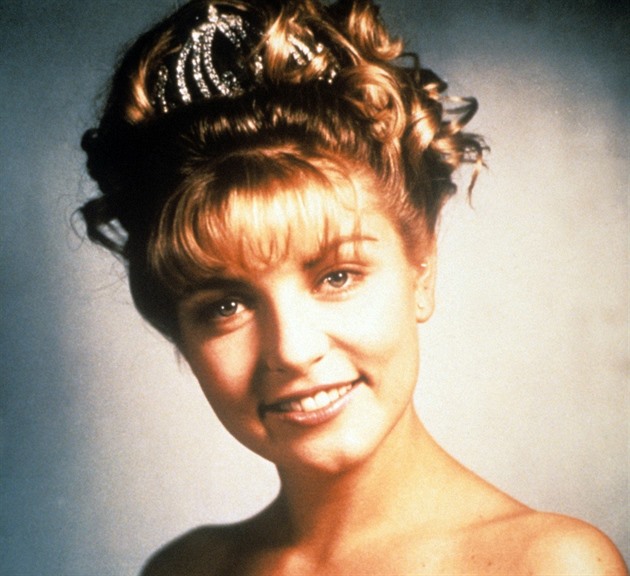 Zazářila v Twin Peaks a chodila s Duchovnym. Jak vypadá Sheryl Lee po 35 letech?