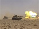 Syrské tanky v boji s IS u Palmýry (24. kvtna 2017)