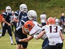 Momentka z duelu Ostrava Steelers (modrá) vs. Prague Lions.