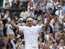 POSTUP. Roger Federer míí do osmifinále Wimbledonu.