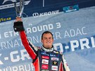 Adam Lacko slaví vítzství na Nürburgringu