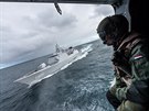 Nizozemská fregata HNLMS Evertsen bhem protiponorkového cviení NATO u Islandu