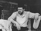Herec Franti�ek �eh�k ve h�e M욝�ci v roce 1973 v olomouck�m Moravsk�m...