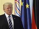 Prezident USA Donald Trump pichází na summit G20 v Hamburku. (7. 7. 2017)