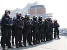 O zajitní klidu se v Hamburku stará pes 20 tisíc policist, vetn tisíc...