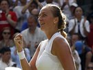 Petra Kvitová se raduje z postupu do druhého kola Wimbledonu.