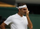 Roger Federer bhem duelu 2. kola Wimbledonu.