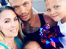 Jeremy Meeks, jeho manelka Melissa a synové (29. záí 2016)