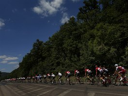 Momentka ze tvrt etapy Tour de France.