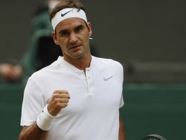 Roger Federer a gesto spchu v 2. kole Wimbledonu.