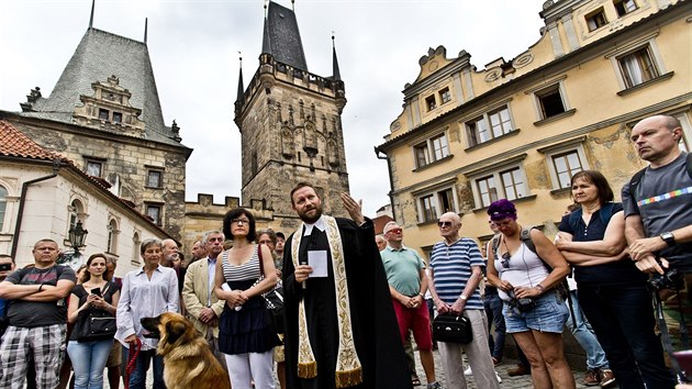 V nedli si Praha pipomn 660 let od zatku stavby Karlova mostu (9. ervence 2017).