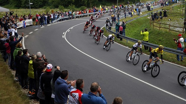 Momentka z druh etapy Tour de France.