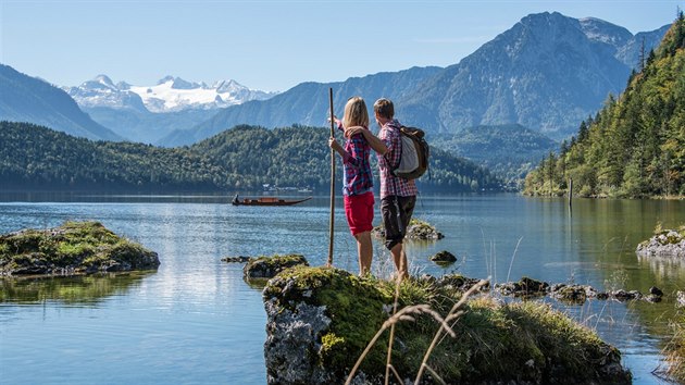 Krásné hory a romantická jezera. V Horním Rakousku se líbí sportovcům i peciválům.