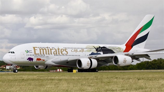 Na praskm letiti dosedl po sobotnm poledni Airbus A380 ve specilnm zbarven United for Wildlife (1. ervence 2017).