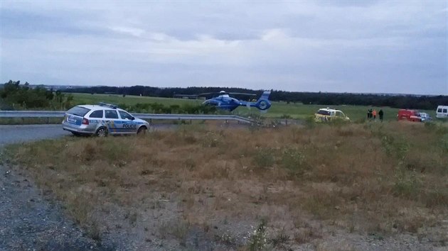 Uniktn historick letoun havaroval v praskch Cholupicch (3.7.2017).