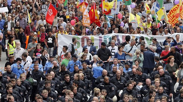 Sobotn protesty v ulicch Hamburku, kde se dva dny konal summit dvaceti nejvtch ekonomik svta G20.