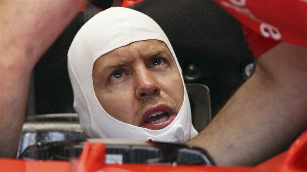 Sebastian Vettel z Ferrari bhem trninku na Velkou cenu Rakouska