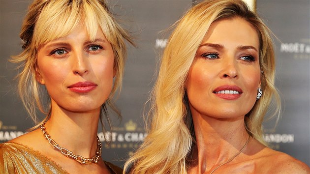 esk supermodelky Karolna Kurkov a Daniela Petov se zastnily charitativn akce spolenosti Mot & Chandon (1. ervence 2017).