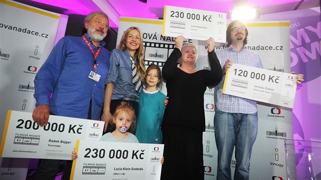 Ceny Filmové nadace převzali (zleva) Radek Bajgar, Lucia Klein Svoboda, Lucie Konečná a Jaroslav Žváček (3. července 2017).