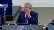 Antonio Tajani bhem vzruené rozpravy v europarlamentu (4. ervence 2017)