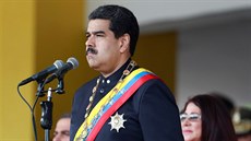 Venezuelský prezident Nicolás Maduro na vojenské přehlídce v Caracasu (5....