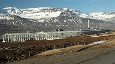Továrna Fjar&#240;aál Smelter, Island