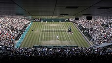 Rogeru Federerovi do semifinále Wimbledonu jist pomohlo i rozhodnutí vynechat antukovou ást sezony.