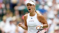SPOKOJENOST. Angelique Kerberová slaví postup z prvního kola Wimbledonu po...