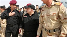 Irácký premiér Hajdar Abádí pijel do Mosulu poblahopát vojákm (9. ervenec...