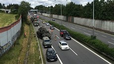 Na dálnici D1 u Miroovic ve smru na Brno ráno bourala vozidla jedoucí v...