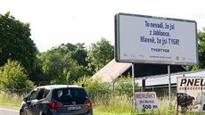 Billboardy s hokejovými hesly z dílny Bílých Tygr� Liberec zaplavily celý kraj.