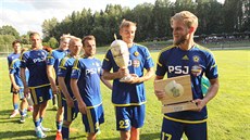 Fotbalisté Jihlavy po triumfu v Perleovém poháru.