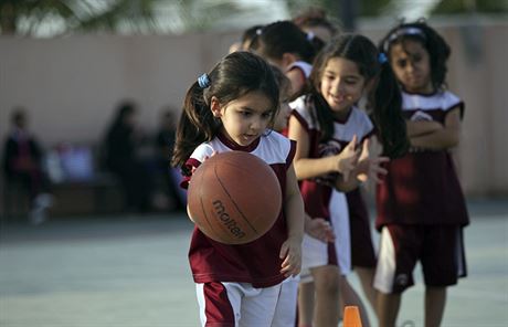 Dívky v soukromém sportovním klubu ve mst Didda v Saúdské Arábii. (11.7....