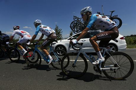 Momentka ze trnácté etapy Tour de France.
