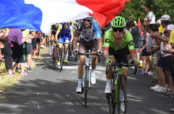 Do finie patnct etapy Tour de France se bl Rigoberto Uran, Romain Bardet,...