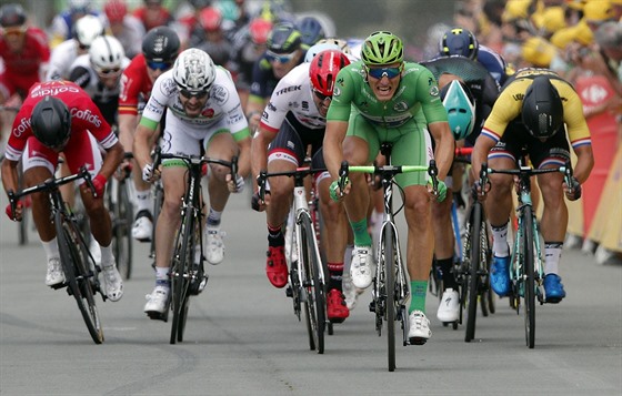 Marcel Kittel v závreném spurtu desáté etapy Tour de France.