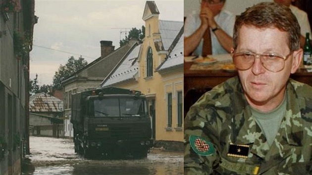 Velitel olomouckého armádního sboru v lét 1997 generálmajor Petr Voznica se...