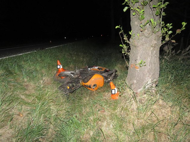 Ujídjící motorká u Budjovic tce zranil sebe i svou spolujezdkyni.