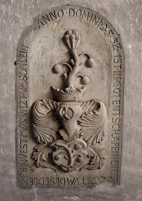 Nalezený náhrobní kámen - Jindich 1552