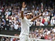 POJEDENCT. Roger Federer zdrav divky pi finle WImbledonu.