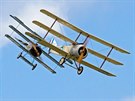 repliky stíhaek Sopwith Triplane a Fokker Dr.I