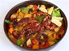 Jedna z parádních chorvatských delikates: chobotnice pipravená pod pekou