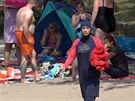 Burkini na Máchov jezee