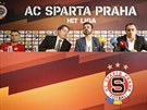 Fotbalová Sparta devt dní ped zaátkem nové sezony otevela dvee veejnosti....